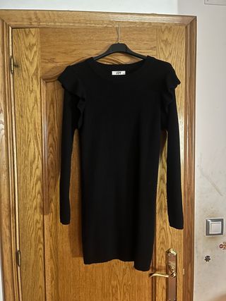 Vestido JDY punto volantes manga negro
