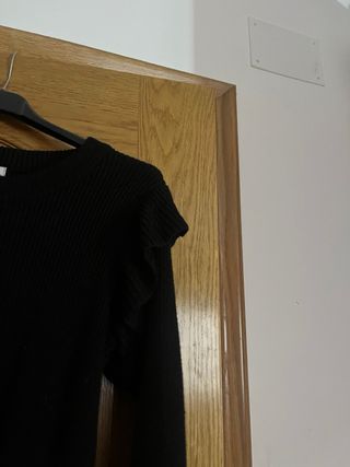 Vestido JDY punto volantes manga negro