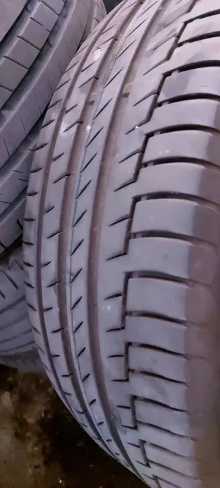  225/55 R19 99V