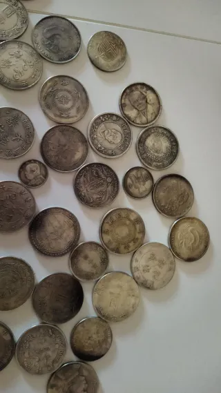 Lote de 50 monedas de Reproducciones chinas.