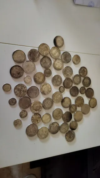 Lote de 50 monedas de Reproducciones chinas.