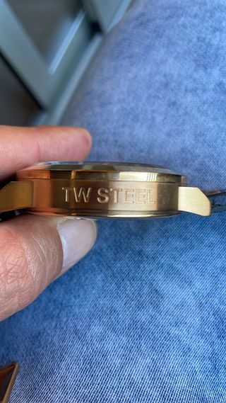 Reloj TW Steel Negro y Dorado