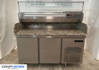 MESA PREPARACION + VITRINA INGREDIENTES