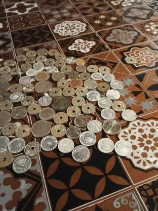 Lote monedas antiguas son 105 monedas 
