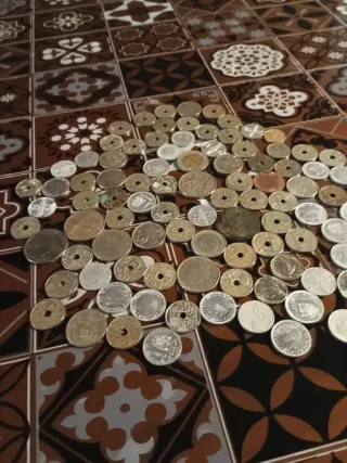 Lote monedas antiguas son 105 monedas 
