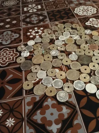 Lote monedas antiguas son 105 monedas 
