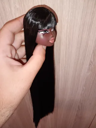 Cabeza Bratz Felicia Mowalola con reroot