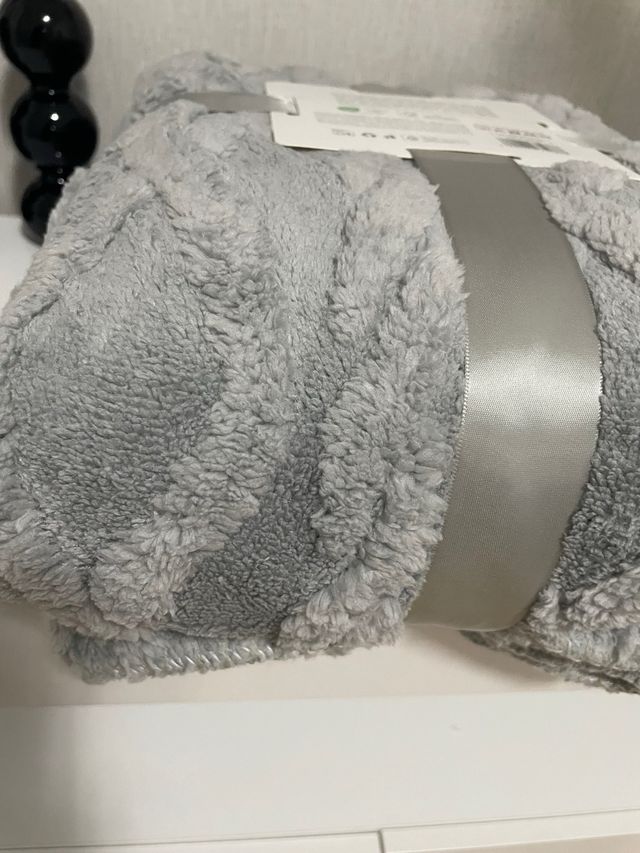 Manta de lã cinza suave