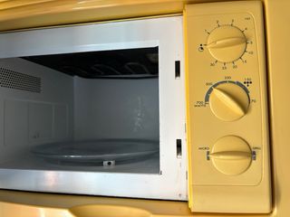 Microondas Moulinex Amarillo