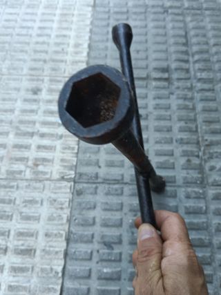 Llave de cruz para ruedas