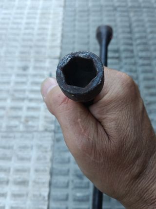 Llave de cruz para ruedas