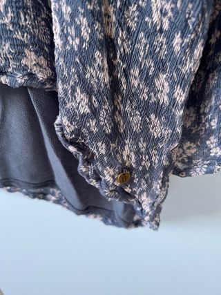 Blusa Brownie floral azul y blanco talla S