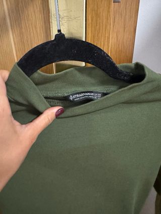 Vestido verde oliva Stradivarius manga larga