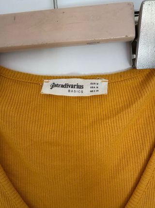 Camiseta amarilla de manga corta