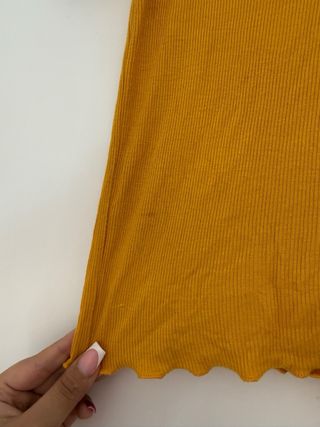 Camiseta amarilla de manga corta