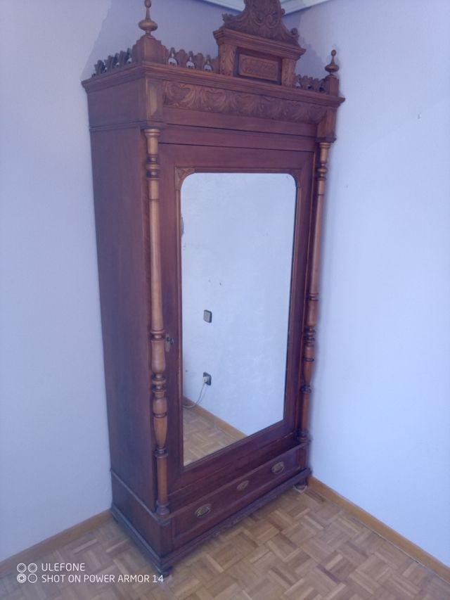 Armario Vintage de Madera con Espejo !!.