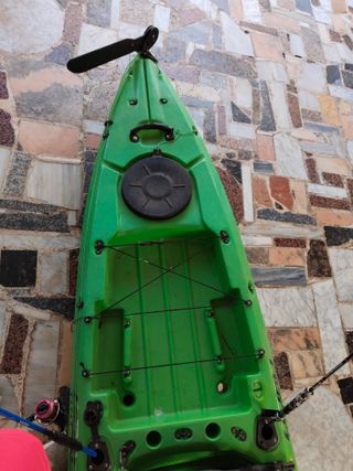 Kayak verde para pescar