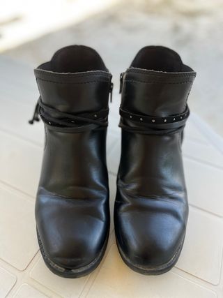 Botines negros mujer