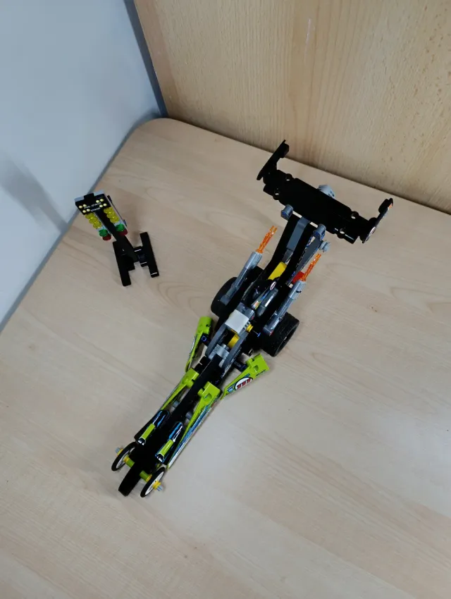 LEGO Technic 42103 Dragster Hot Rod