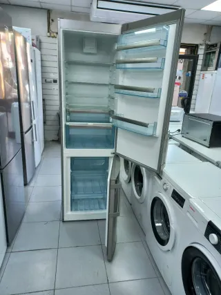 Nevera AEG 2,cm x 60cm 