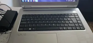 Portátil SONY VAIO Plata y Negro