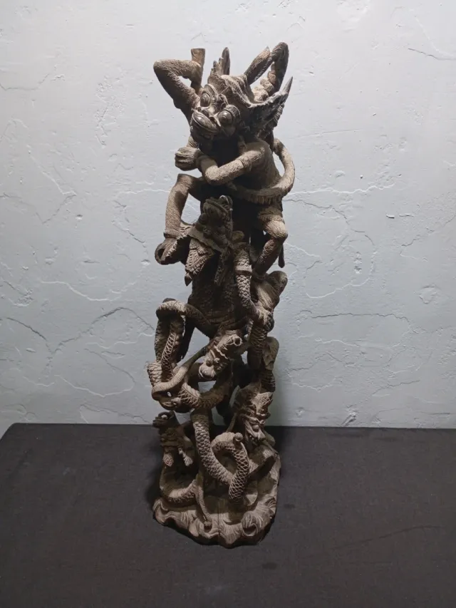 Escultura Indonesia Demonio Serpientes