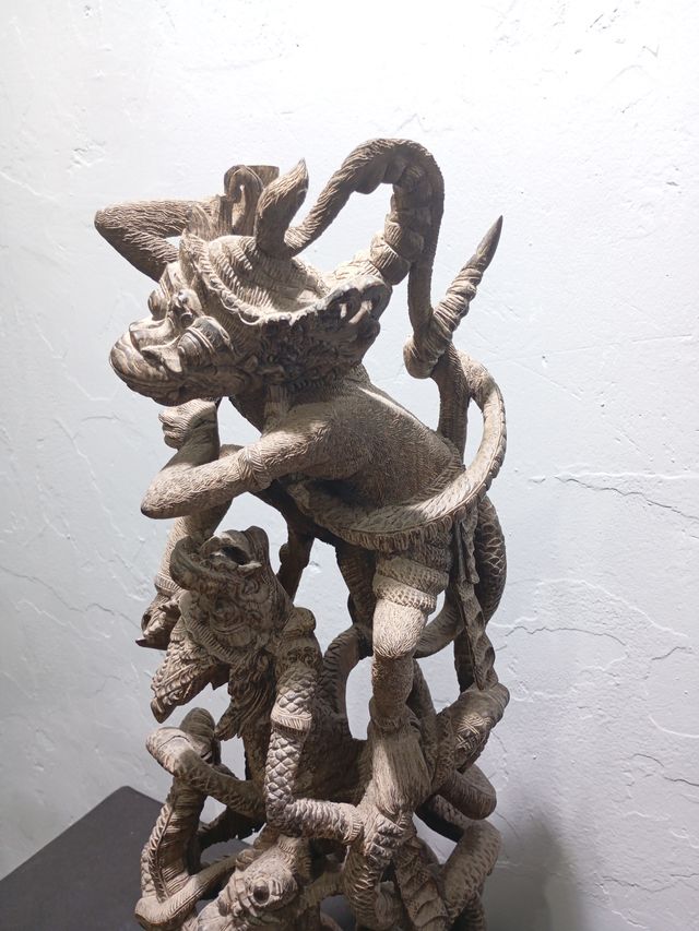 Escultura Indonesia Demonio Serpientes