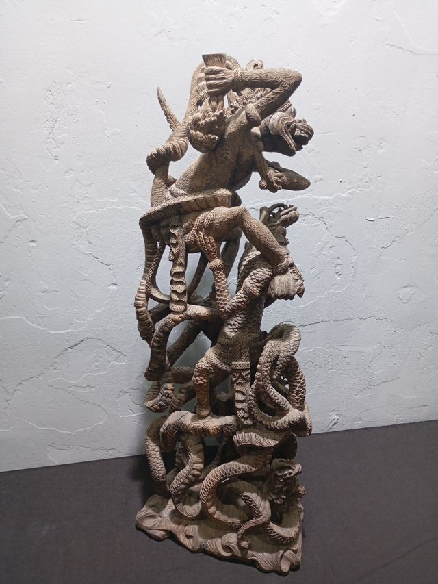 Escultura Indonesia Demonio Serpientes