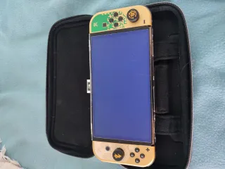 Nintendo Switch OLED Zelda Edition + 2 giochi