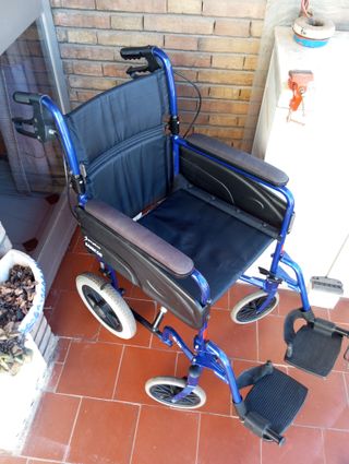 Silla de ruedas Sani-cor plegable