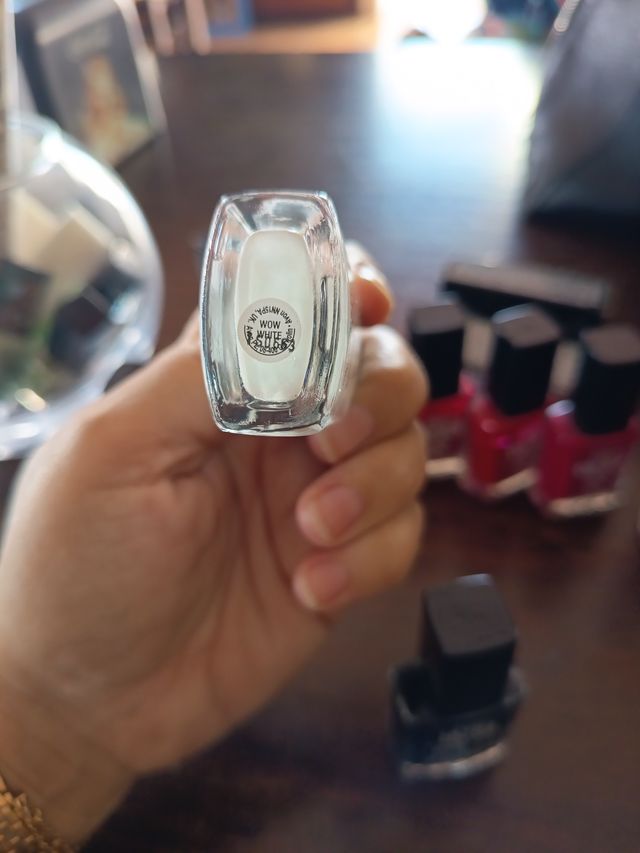 Esmaltes Avon Ultra Colour Negro.