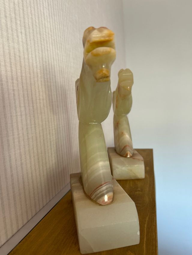 Adornos de mármol con forma de caballo