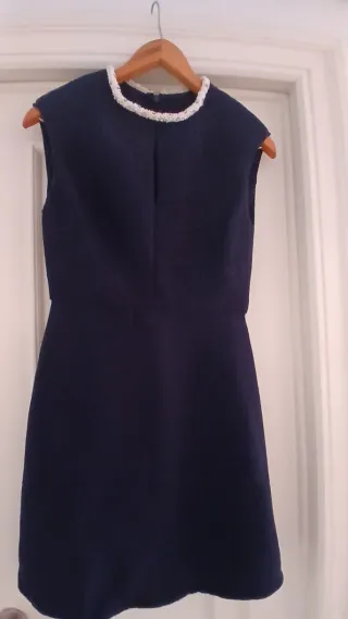 Vestido azul marino Sandro cuello joya