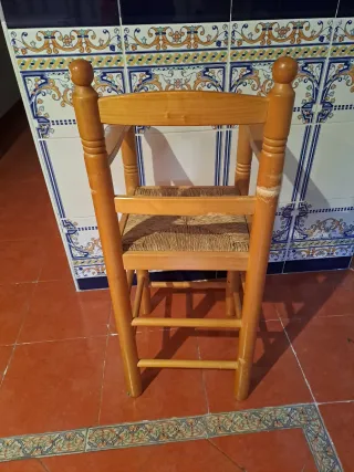 Trona infantil de madera