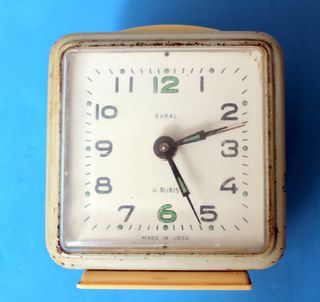 Reloj sobremesa mecánico vintage NO FUNCIONA