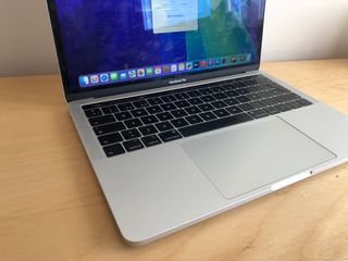 MacBook Pro 13 2019 TouchBar 
