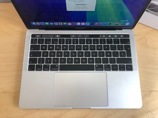 MacBook Pro 13 2019 TouchBar 