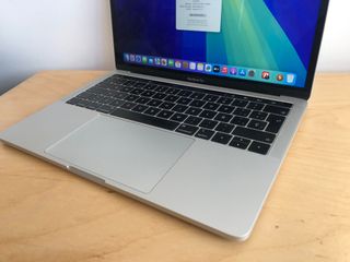MacBook Pro 13 2019 TouchBar 