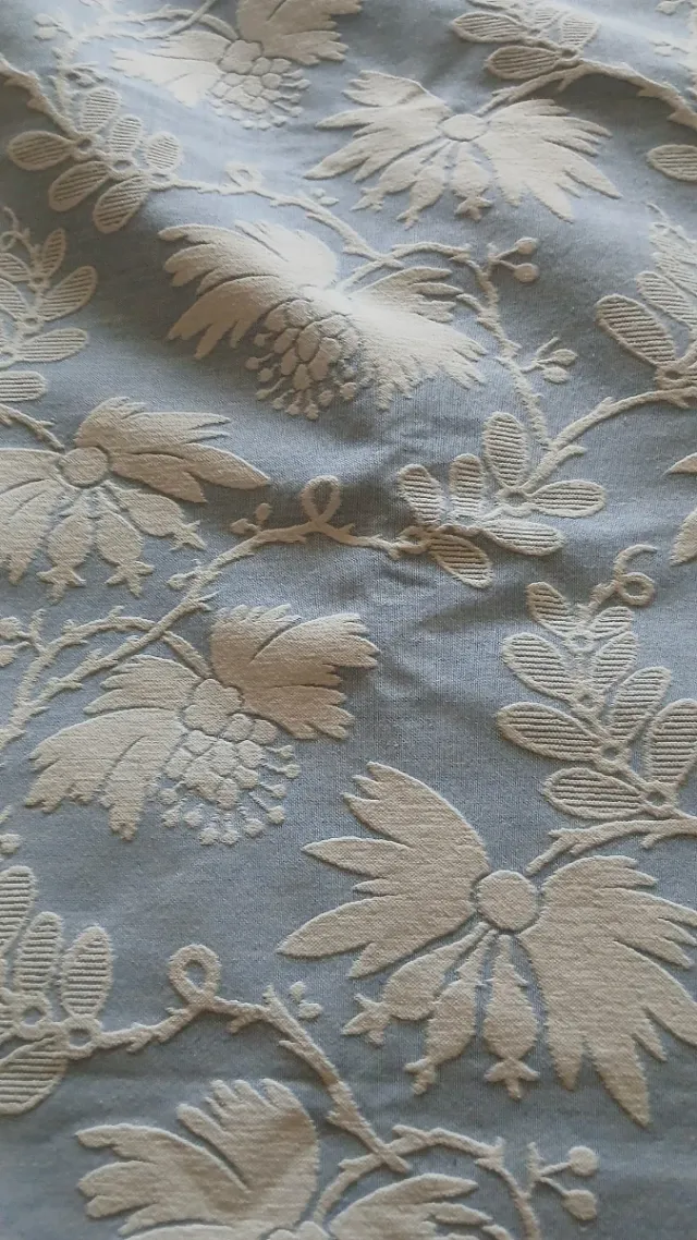 Colcha antiga azul e branca