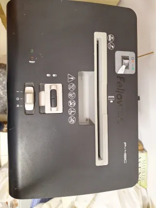 Destructora Fellowes Negra y Gris