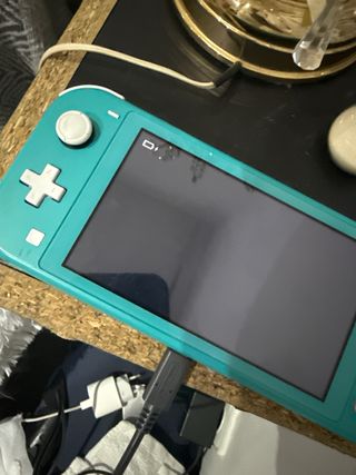 Nintendo Switch Lite Verde + Juego Mario Bros U De