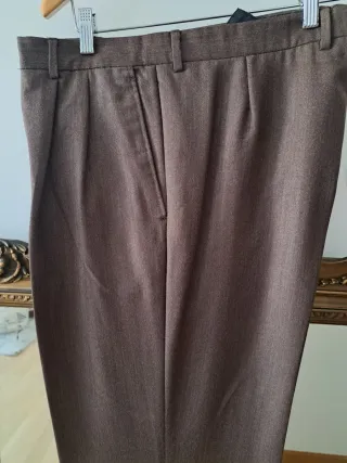 Pantalón de traje marrón caballero
