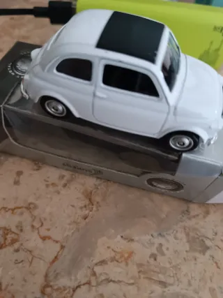 Macchinina Fiat 500 bianca