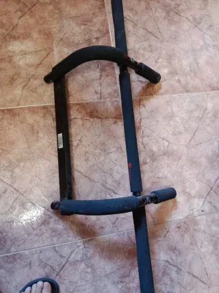 Barra de dominadas para puerta