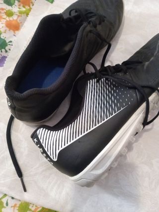 Zapatillas fútbol sala Kipsta negras