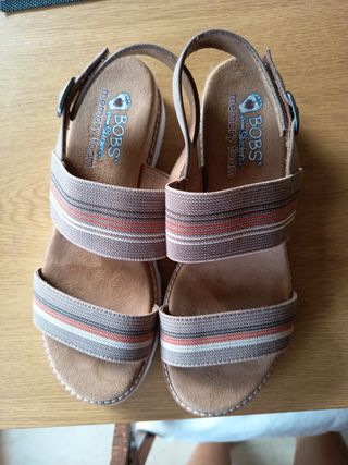 Sandalias BOBS de Skechers con Memory Foam