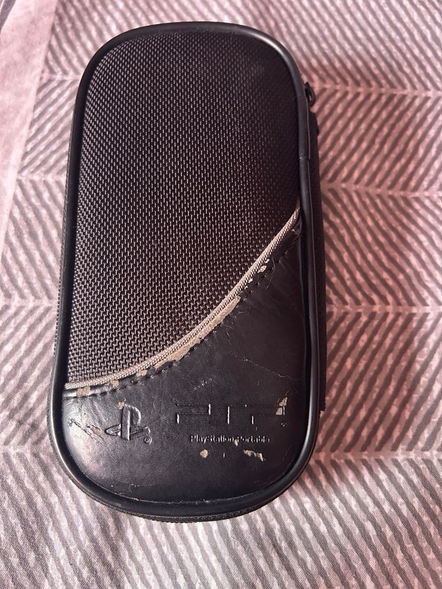 Sony PSP Negra, funciona solo cuando esta cargando