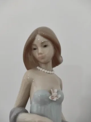 Figura Lladro Vestido de noche .