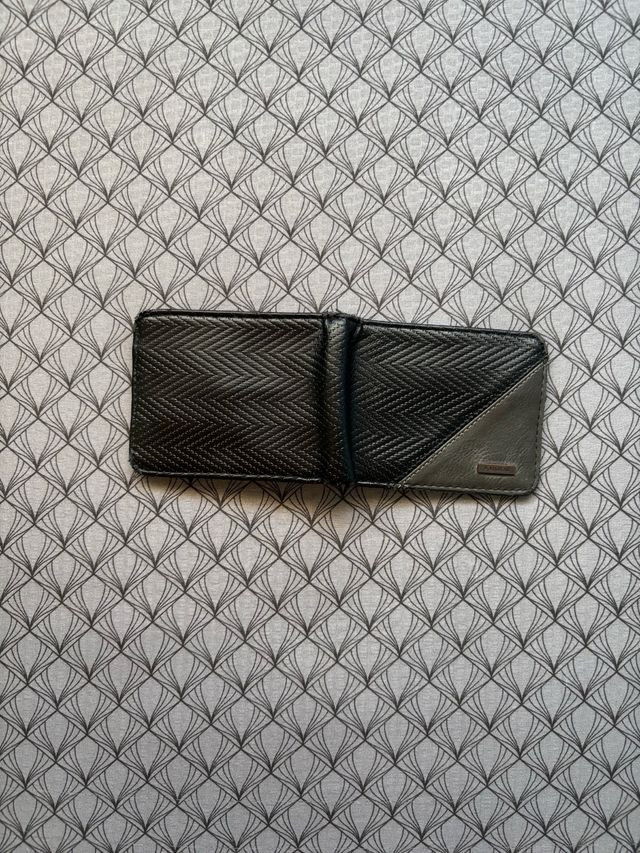Cartera Pull&Bear Negra y Gris
