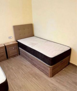 Canapé abatible blanco con cabecero